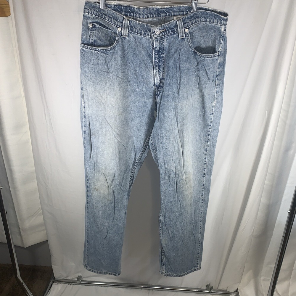 Vintage Levis L2 Relaxed Fit Distressed Faded Light Wash Denim Jeans 36x32
